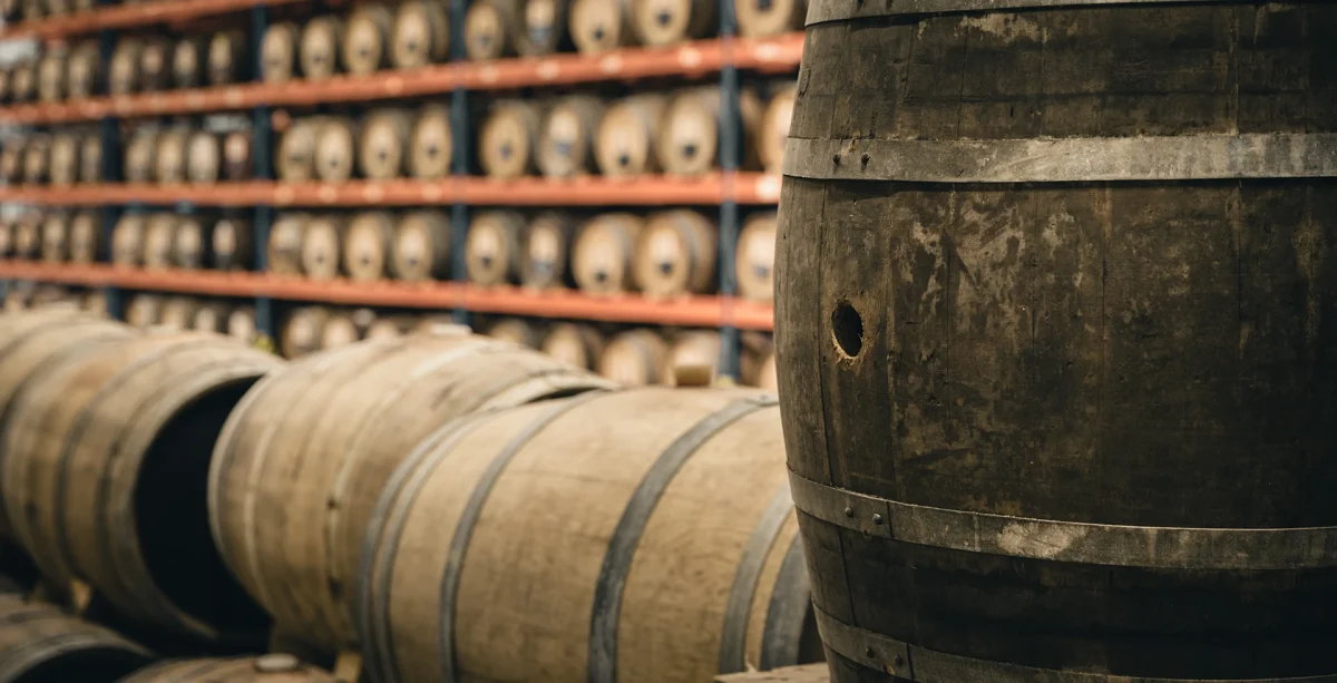 Compagnie Des Indes Distillery och tunnor