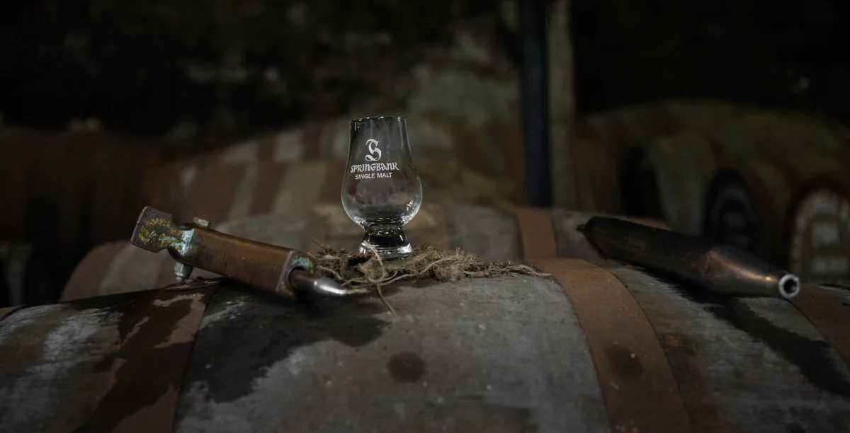 Springbank tunna med whiskyglas på
